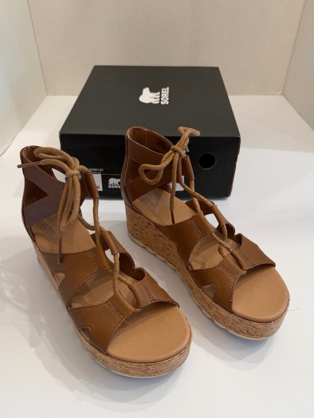 SOREL CAMERON FLATFORM LACE Size: 7.5 Color: Velvet Tan, Chalk - Picture 9 of 10